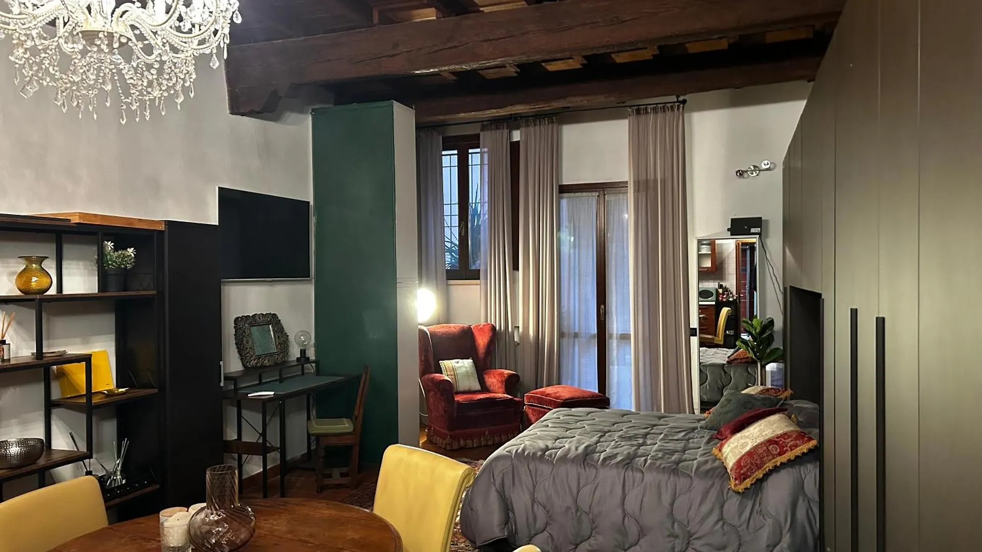 Apartment Maison Mayr Ferrara Italy