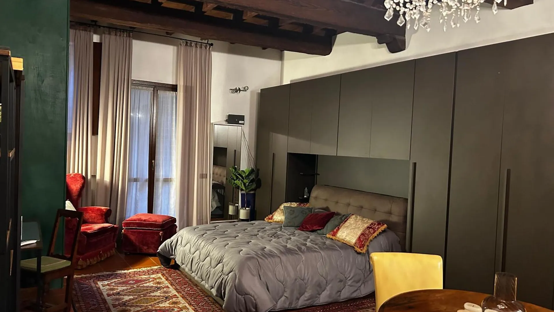 Maison Mayr Ferrara 0*,
